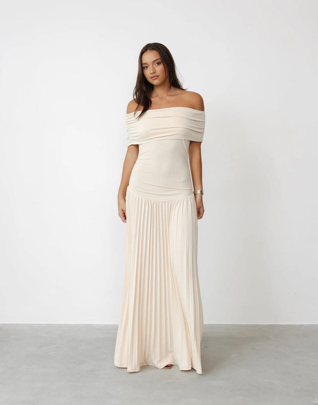 Covernorth Women's Off-the-Shoulder Pleated Maxi Dress