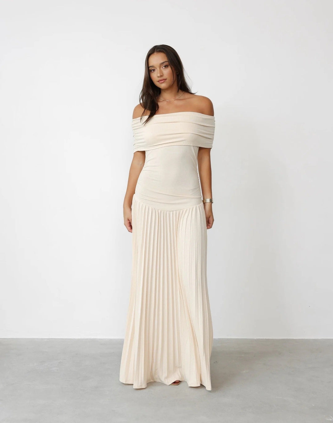 Covernorth Women's Off-the-Shoulder Pleated Maxi Dress