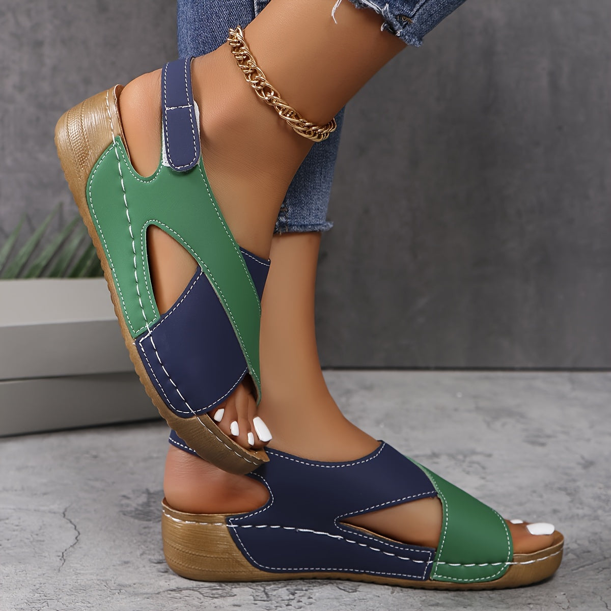 Women's Crisscross Strap Wedge Sandals