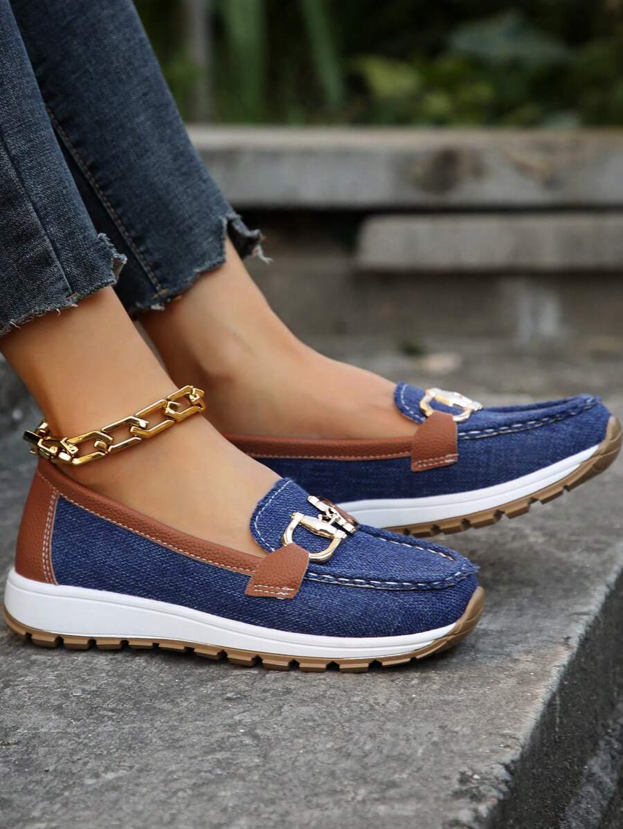 Women's Metal Buckle Platform Loafers