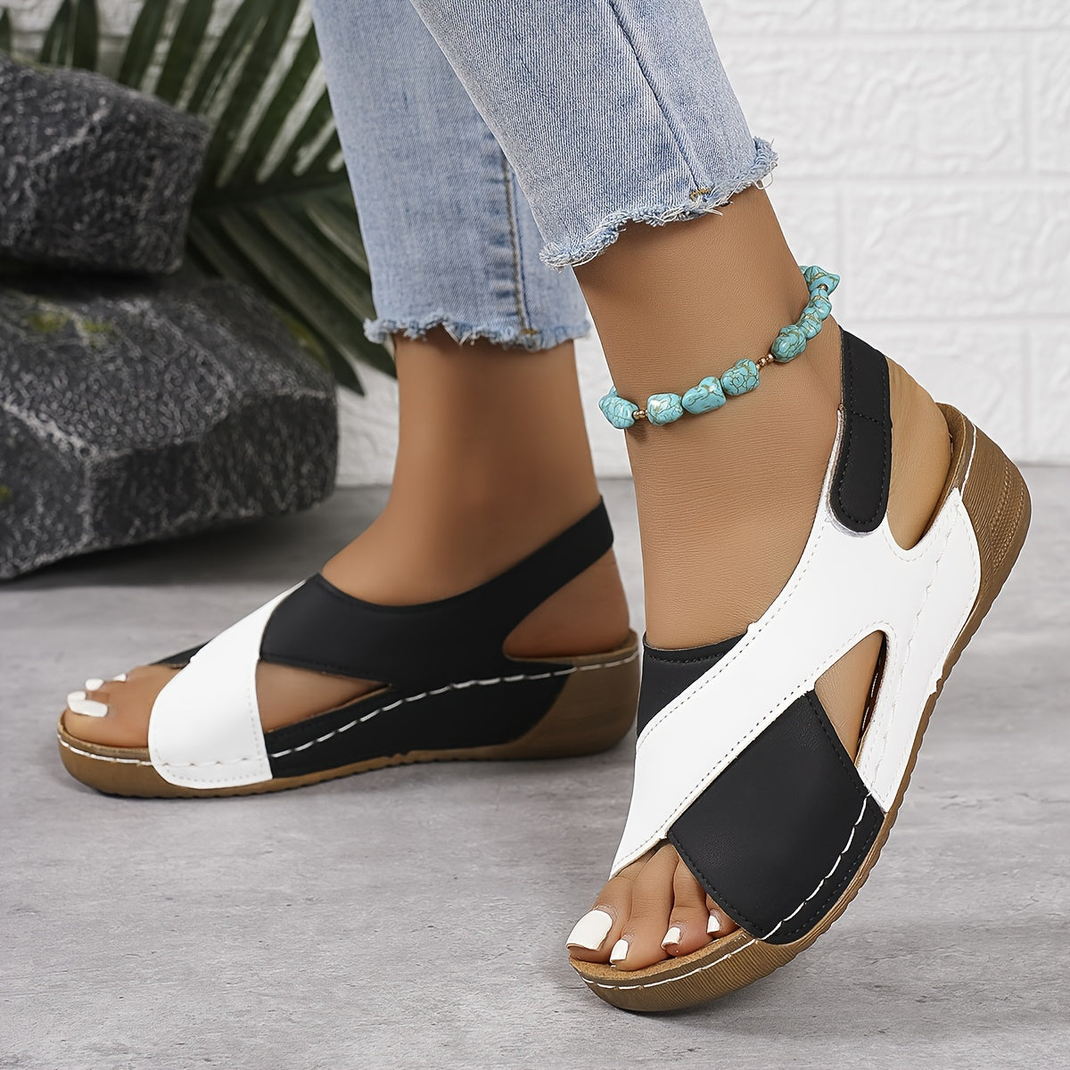Women's Crisscross Strap Wedge Sandals