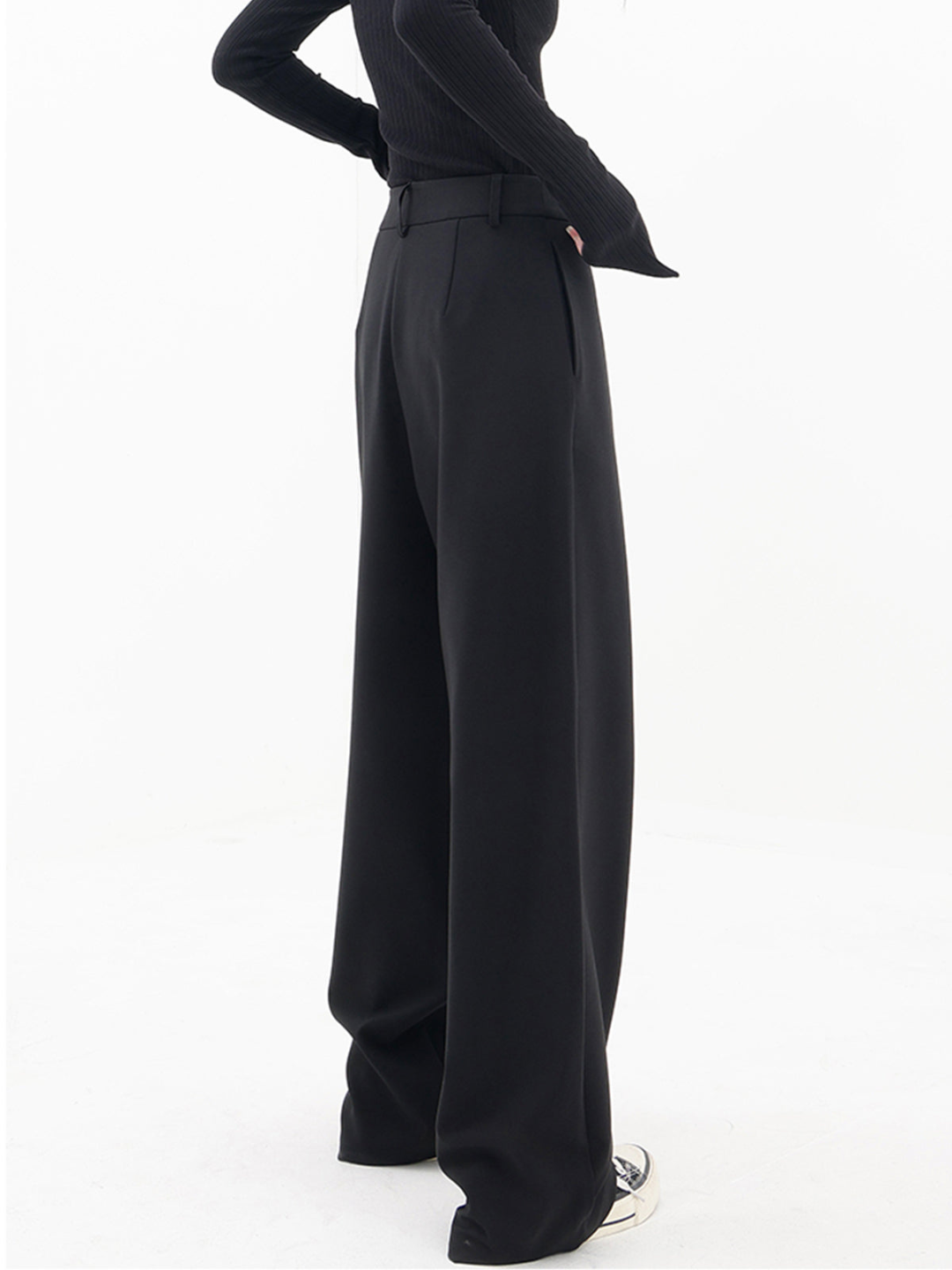 Covernorth Women’s Asymmetric Wide-Leg Trousers
