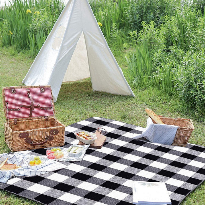 Plaid Picnic Mat | Waterproof & Foldable | Park, Camping & Lawn