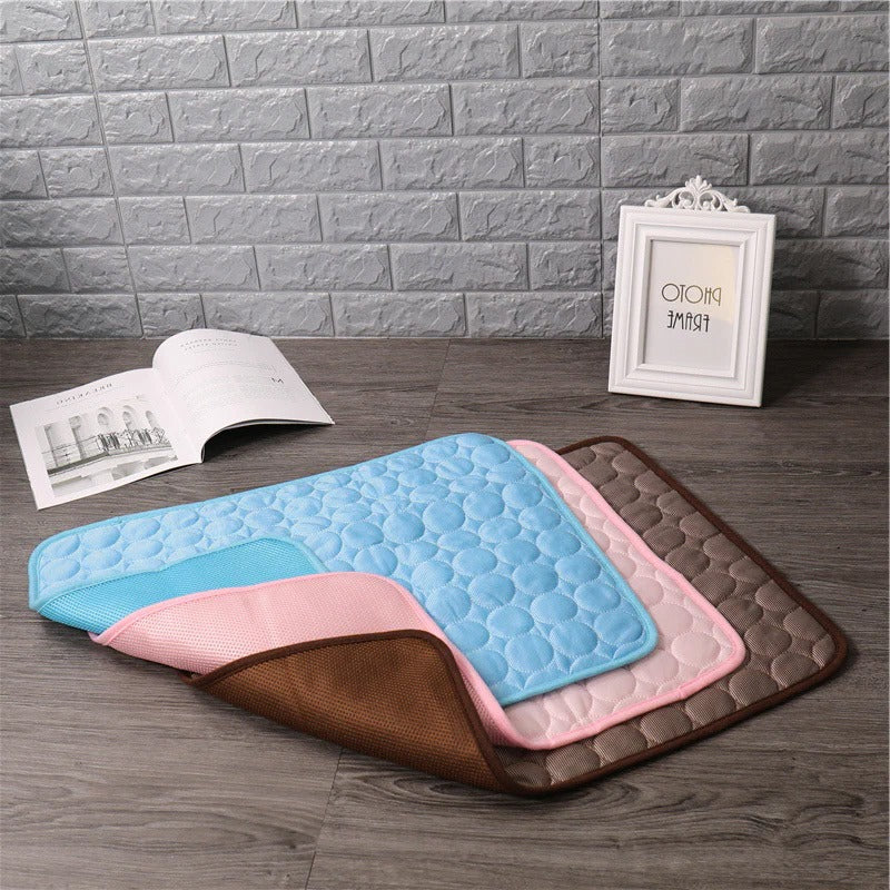 Pet Cooling Mat │ Self-Cooling Gel │ Sofa, Car Seat & Outdoor Crate