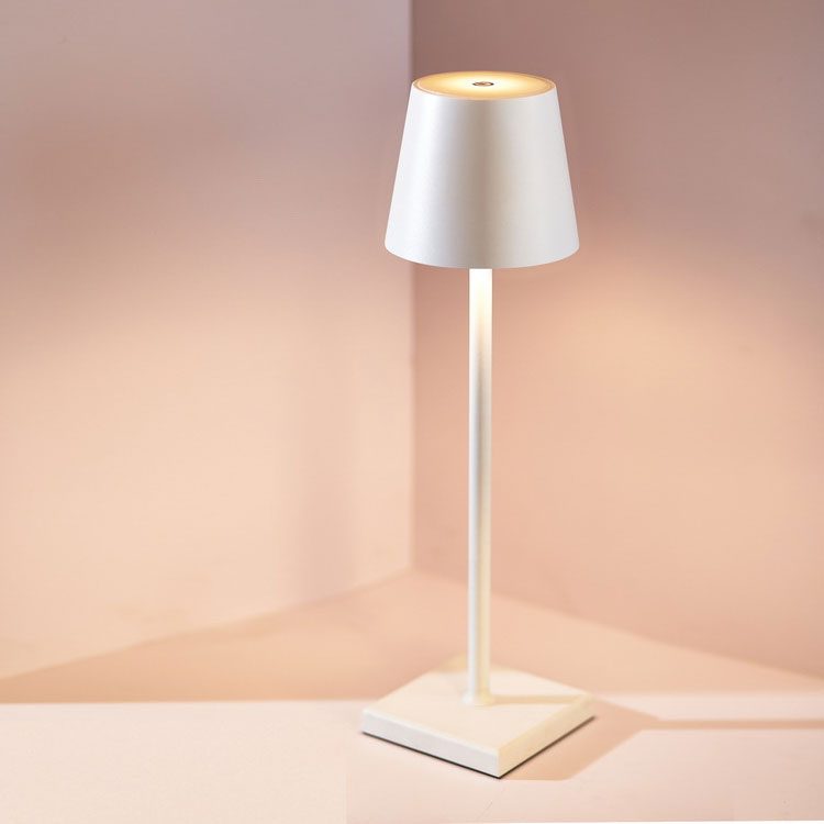 Minimalist Rechargeable Cordless Table Lamp